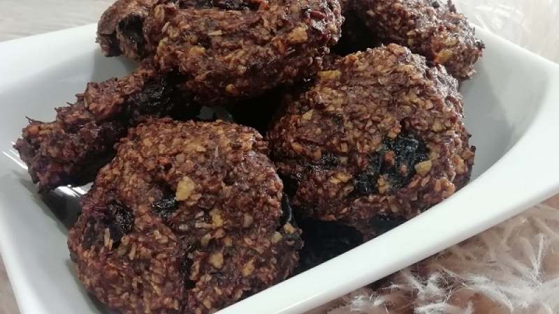 Tip dobrej kuchyne: Výhodou našich zdravých banánových cookies je, že si ich môžete pripraviť podľa svojej chuti. Dôležité je, aby ste si urobili vláčne cesto. Ak by bolo príliš tuhé, koláčiky by boli tvrdšie.
Sladké maškrtenie bez výčitiek.