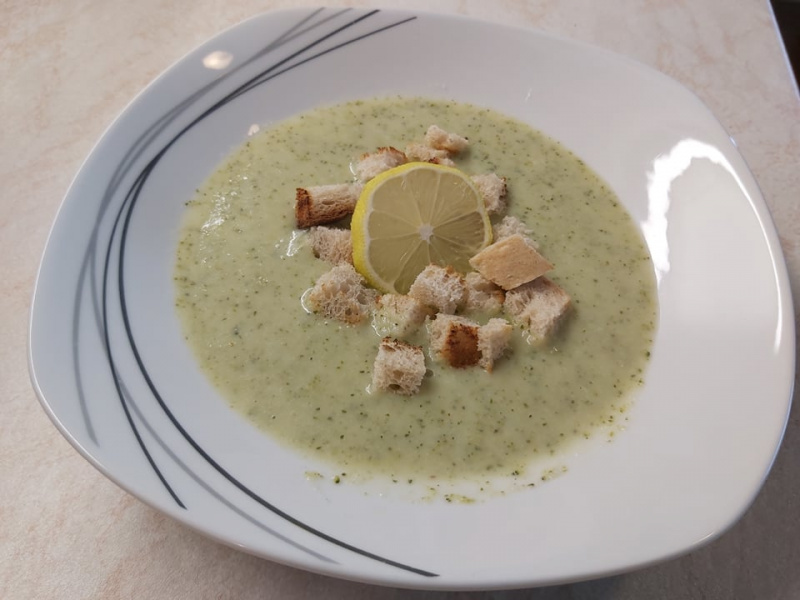 Rýchla brokolicová polievka s karfiolom, overený recept