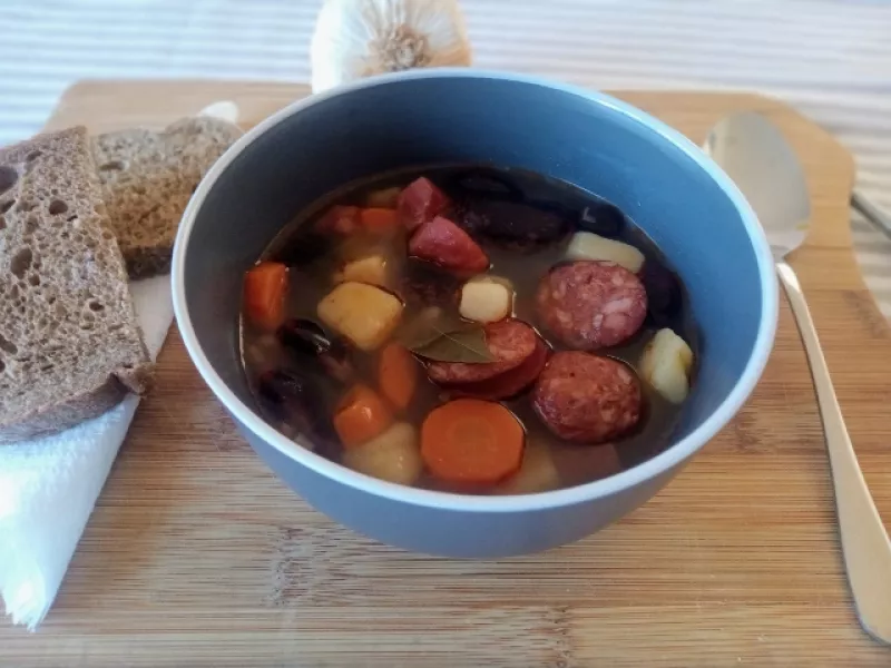 Výborná gazdovská fazuľová polievka, tradičný recept