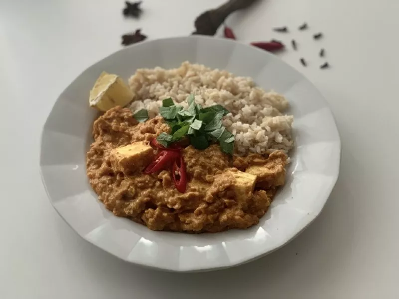 Skvelá indická paradajková omáčka s červenou šošovicou, výborný recept