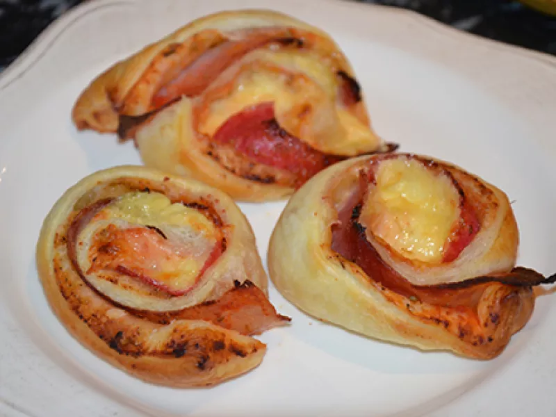Rýchla večera z lístkového cesta, pizzové slimáky