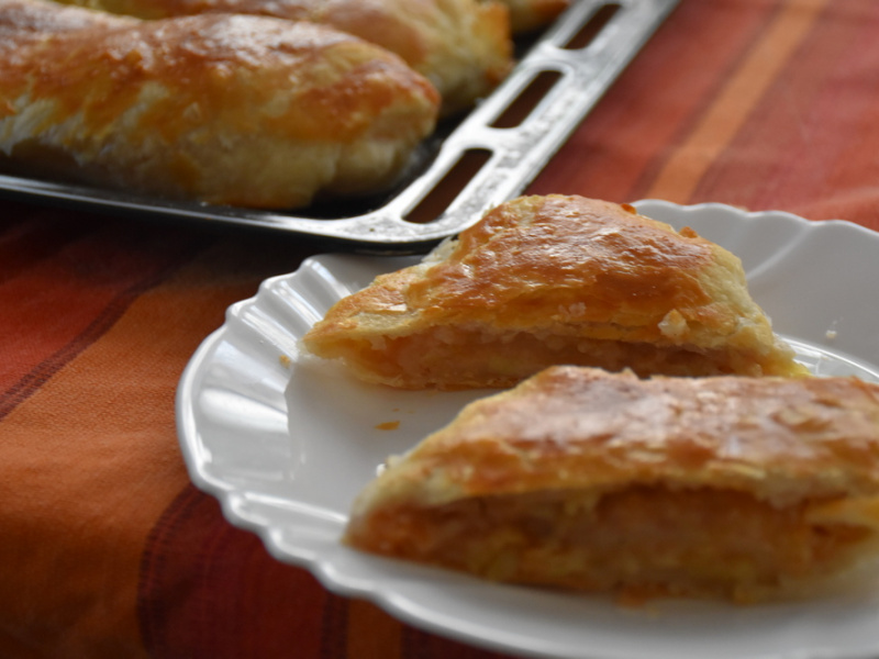 Tradičná jablková štrúdľa, recept z lístkového cesta