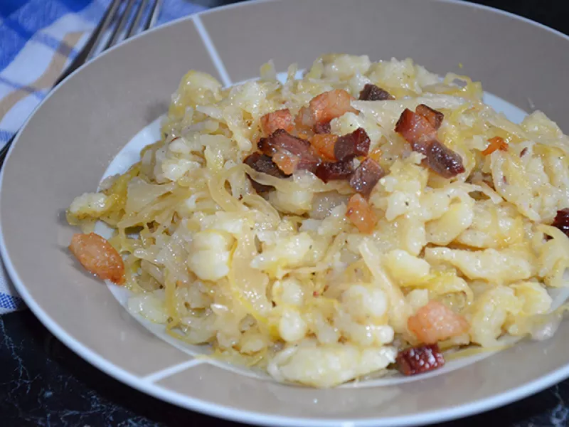 Strapačky s kyslou kapustou, tradičný recept
