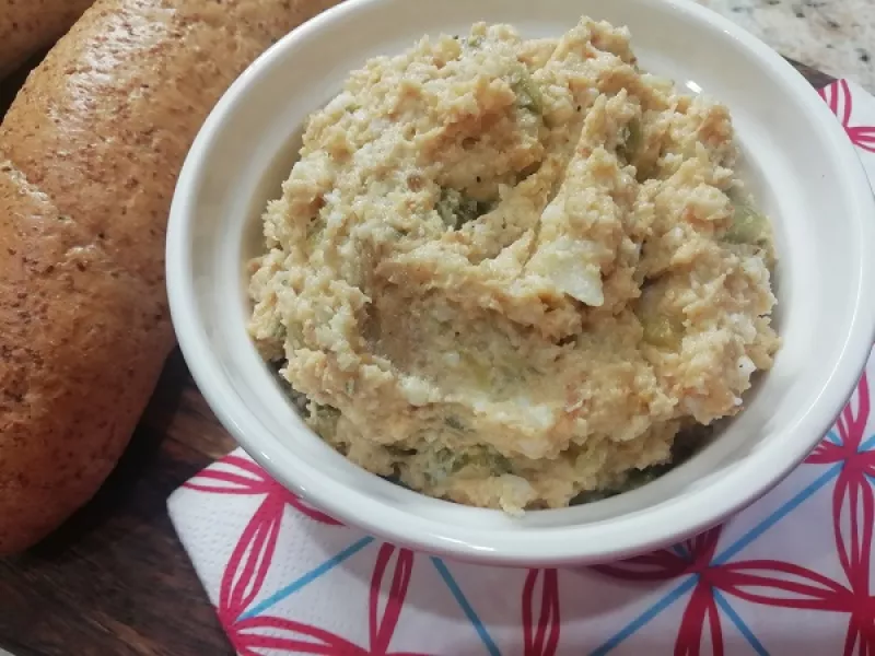 Najlepšia oškvarková pomazánka s uhorkami, domáci RECEPT