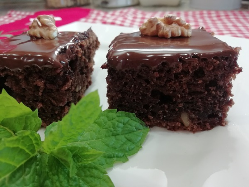 Vynikajúci hrnčekový koláč z kyslého mlieka, jednoduchý RECEPT