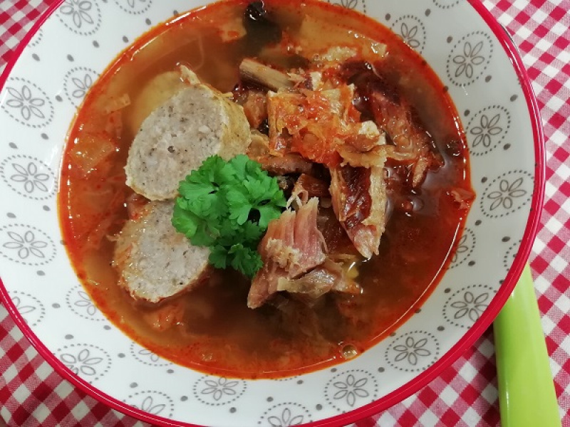 Najlepšia kapustnica s klobásou a hubami, tradičný RECEPT