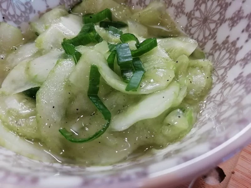 Najlepší uhorkový šalát, jednoduchý fit RECEPT