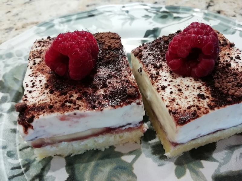 Fantastický piškótový koláč s banánmi a šľahačkou, mamkin RECEPT