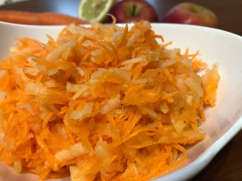 Jablkovo mrkvový šalát, fantastický RECEPT plný vitamínov