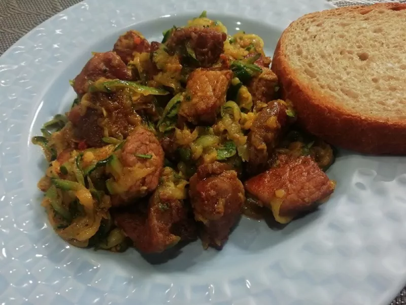 Vynikajúca minútka z bravčového pliecka s cuketou, top RECEPT