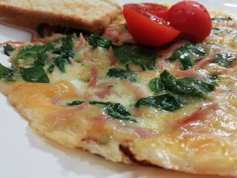 Fantastická omeleta so šunkou a baby špenátom, rýchly RECEPT