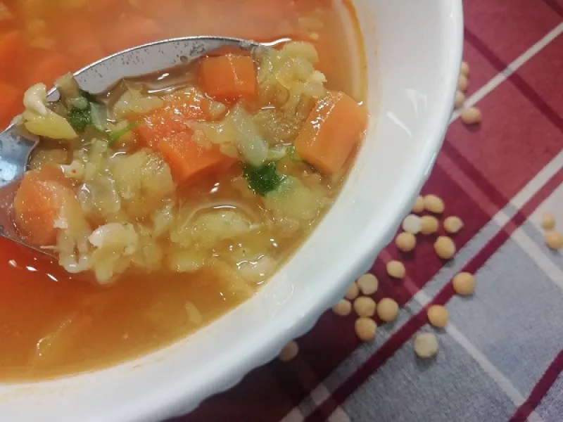 Skvelá hrachová polievka s krúpami, jednoduchý RECEPT