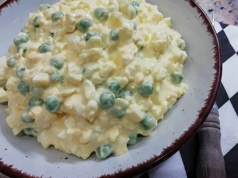 Najlepší vajíčkový šalát so zeleným hráškom, rýchly RECEPT
