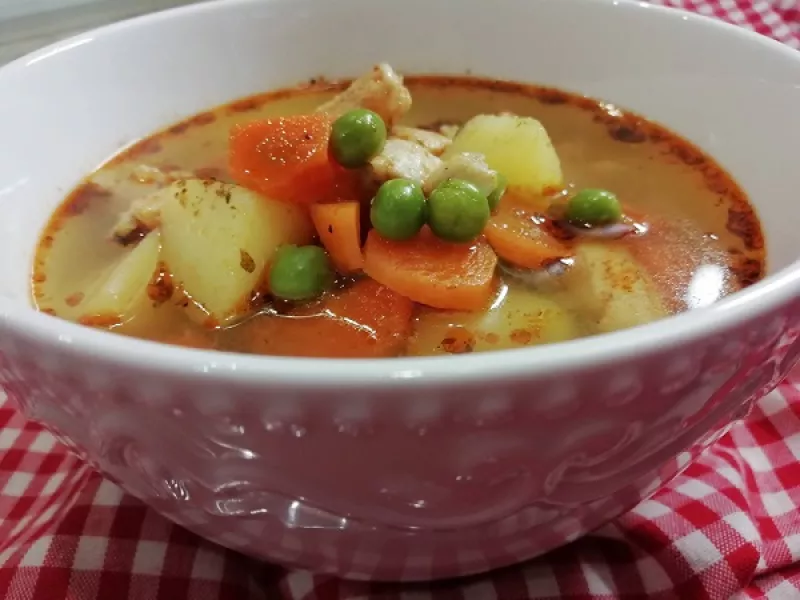 Skvelý fit guláš z kuracích pŕs, RECEPT pre celú rodinu