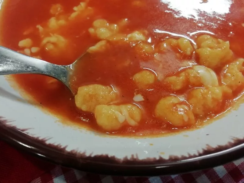 Výborná paradajková polievka s haluškami, obľúbený RECEPT