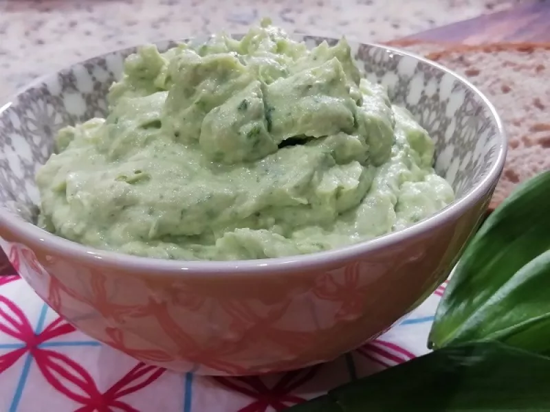 Lahodná vajíčková nátierka s medvedím cesnakom, top RECEPT