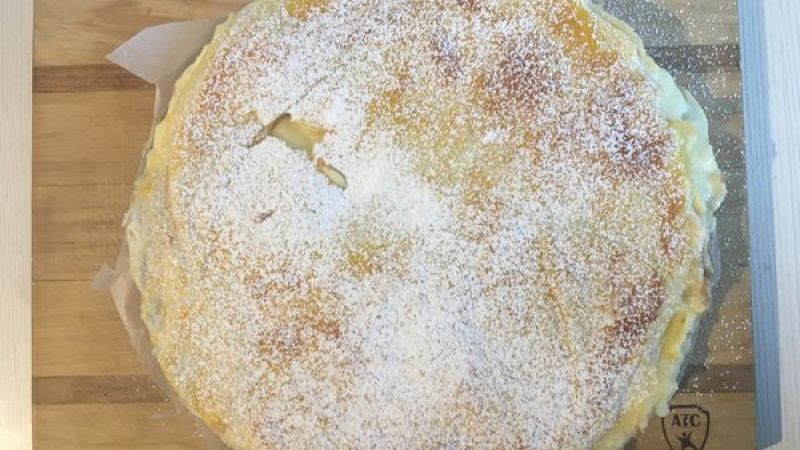 6. Upečený koláč nejeme a nekrájame hneď! Musíme ho najskôr nechať poriadne vychladnúť, najmä kvôli pudingovej vrstve.