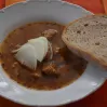 Jednoduchý recept na bravčový guláš bez zásmažky