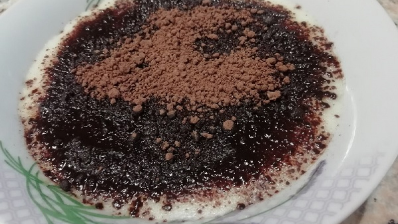 4. Kašu zjemníme maslom. Maslo môžeme primiešať do celej kaše v hrnci, alebo dať priamo do kaše na tanieri.