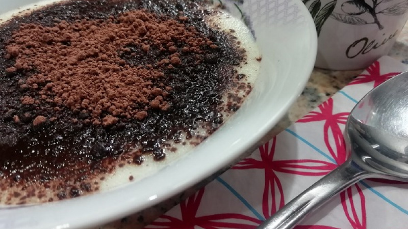 Tip Dobrej kuchyne: Krupicovú kašu môžeme dochutiť aj kakaom zmiešaným s práškovým cukrom, škoricou, vanilínovým cukrom, slivkovým lekvárom, alebo aj strúhaným kokosom.
Dobrú kašičkovú chuť.