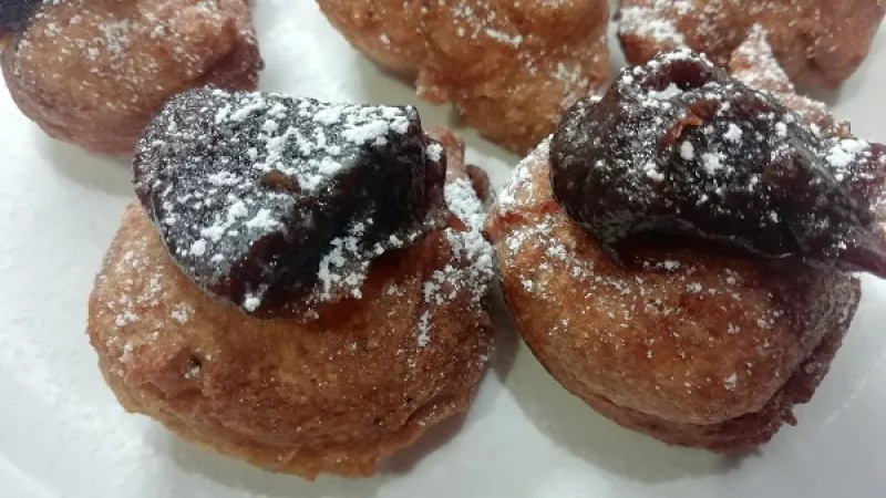 Tip Dobrej kuchyne: Šišky podľa nášho receptu chutia vynikajúco. Ak obľubujeme hrozienka, môžeme ich na konci zapracovať do cesta. Pre výraznejšiu chuť ich môžeme namáčať do rumu. Dobrú fašiangovú chuť.